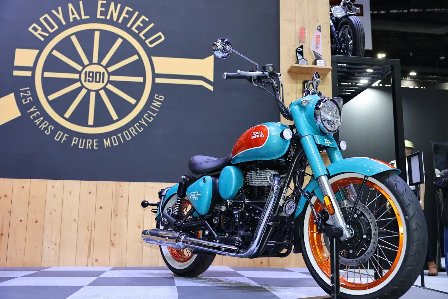 69_03_24 Royal Enfleld- boy 39